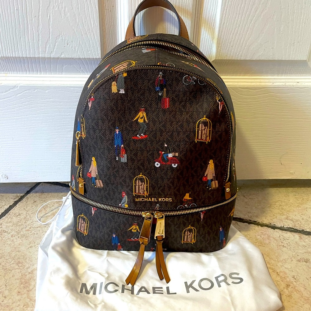 Rhea Med backpack - New never used with duster